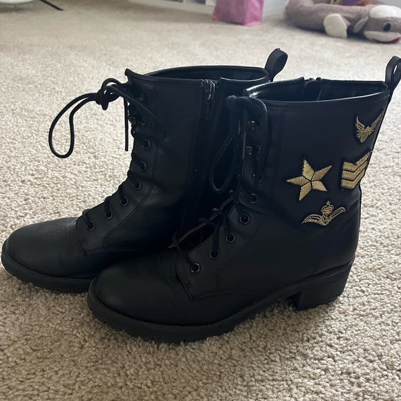 Madden Girl Shoes - Madden Girl Eloise Military/Combat Boots size 9